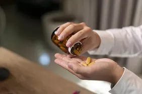 Magnesio para dormir: la promesa que crece en las góndolas y todavía no convence a la ciencia