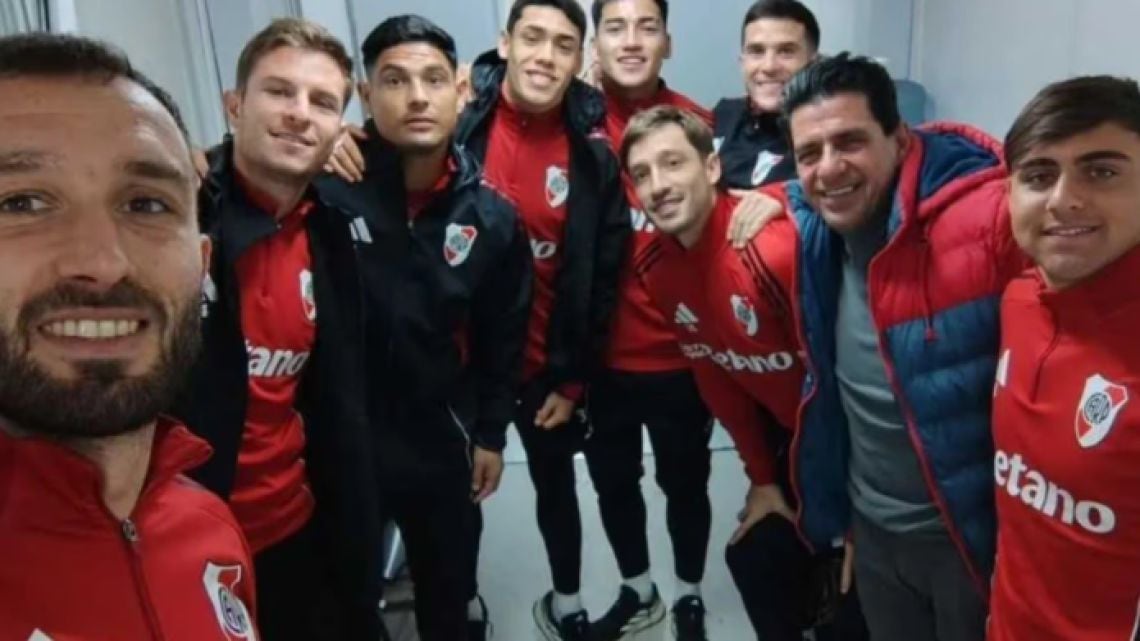 Bustos y Viña, los dos borrados de River que siguen dando vueltas en el mercado