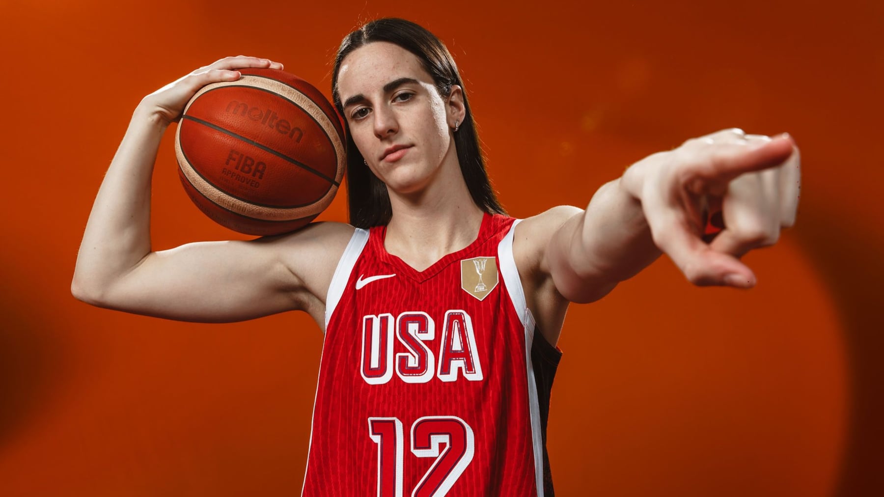 Arrancó el Mundial y Estados Unidos ya pasó la aplanadora: Clark la rompe con un doble-doble de manual