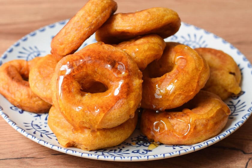 Picarones peruanos: la rosquilla andina que se sirve con miel de chancaca