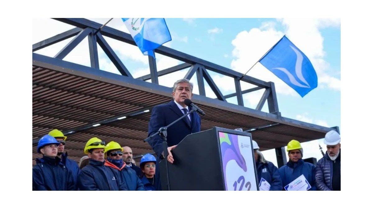 Gaido y Figueroa apuran la conectividad neuquina: licitan un hub en el aeropuerto y suman tres kilómetros al Paseo Costero