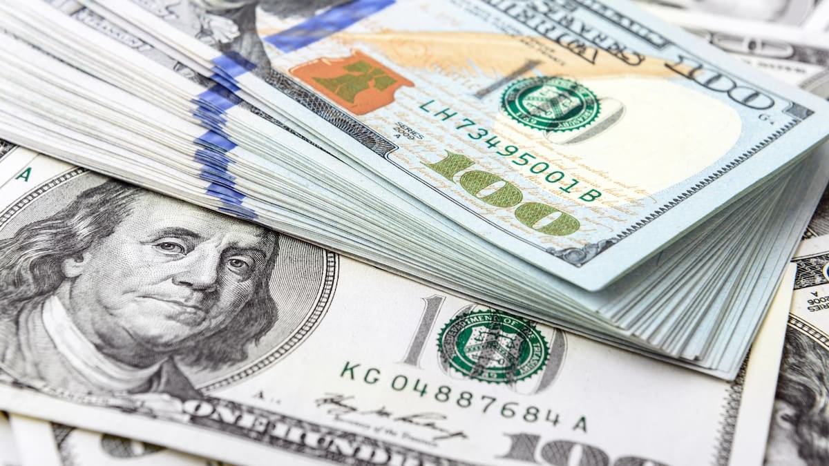 El dólar oficial cerró a $1.530 y la inflación de agosto se ubicó en 1,7%, según el INDEC