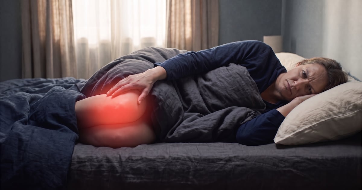 Cuando la rodilla no deja dormir: señales para consultar y opciones de alivio según un especialista