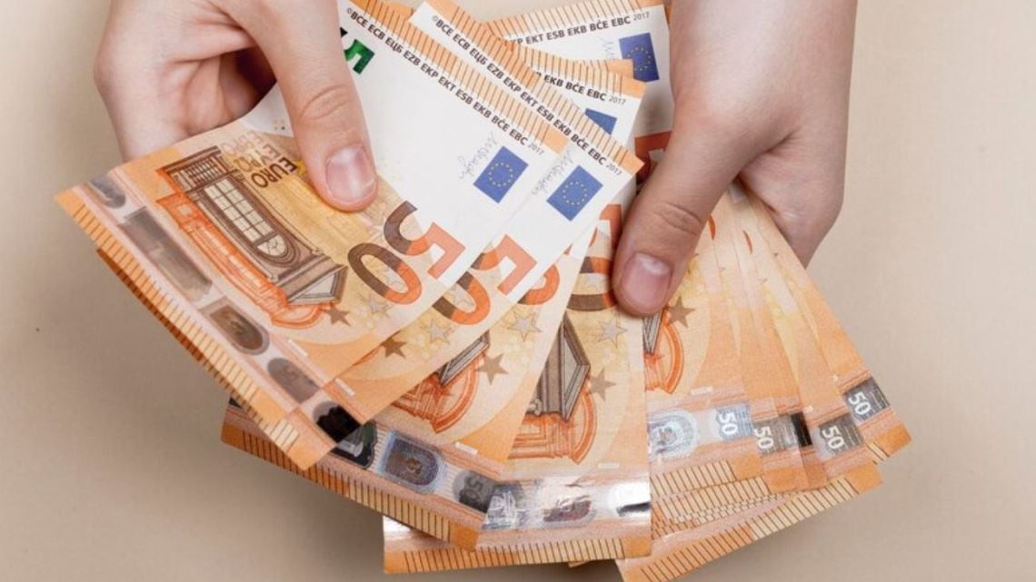 El euro blue cerró la semana estable en $1.844,75 y se sostuvo por encima de la pizarra bancaria