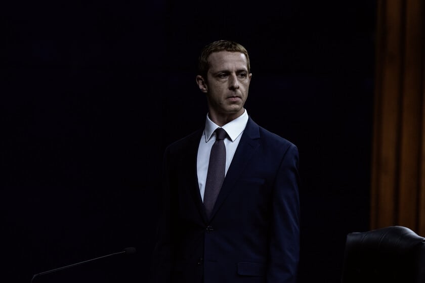 Jeremy Strong se mete en la piel de Zuckerberg: Sorkin levanta la cortina de la secuela de «La red social»