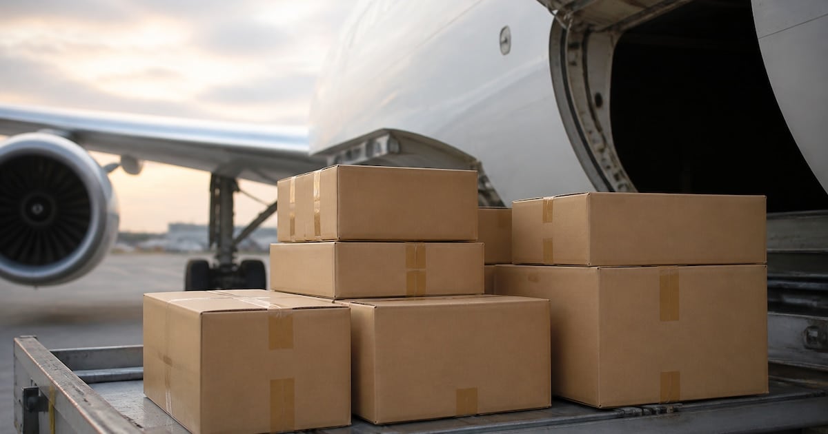 Compras por courier en la Argentina: por qué el precio sigue motorizando el gasto en el exterior pese a la moderación de agosto