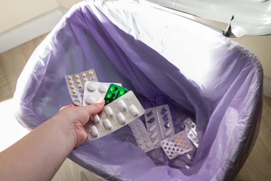 Neuquén reactiva la discusión sobre el descarte de medicamentos vencidos y cómo evitar riesgos en la vía pública