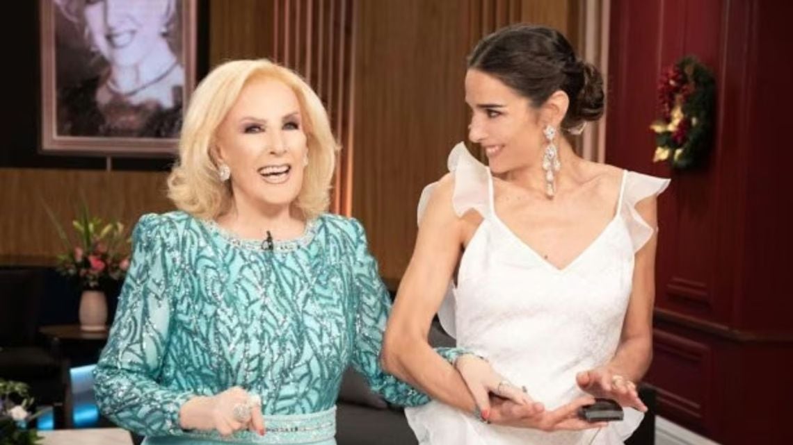 Mientras Mirtha Legrand se repone en el Mater Dei, Juana Viale vuelve a tomar las riendas del sábado a la noche y del domingo al mediodía