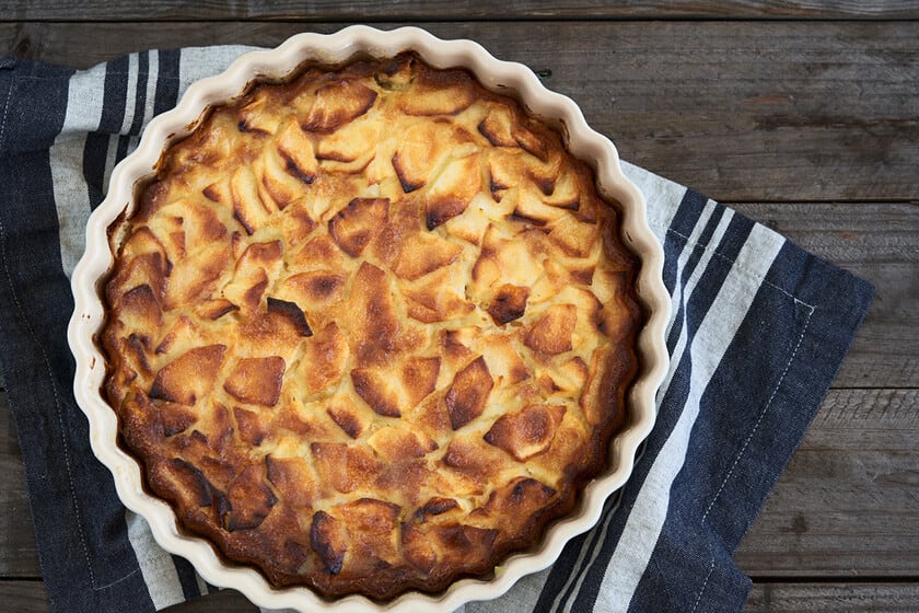Tarta de manzana con fruta en la masa: una opción rápida que se hornea en media hora