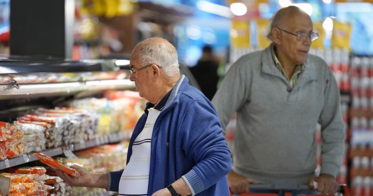 Jubilados: cómo se componen los descuentos y reintegros en supermercados para las compras de octubre