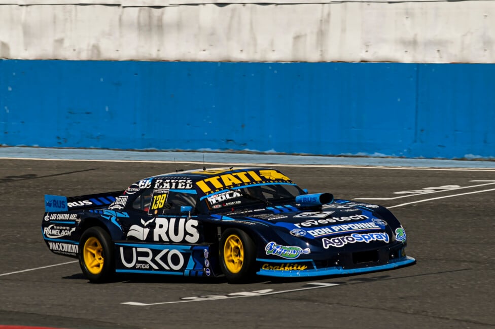Dodge hace la pole en Rosario y la tribuna ya se prende: Arrigoni y Roqueta marcan el ritmo en el Mouras