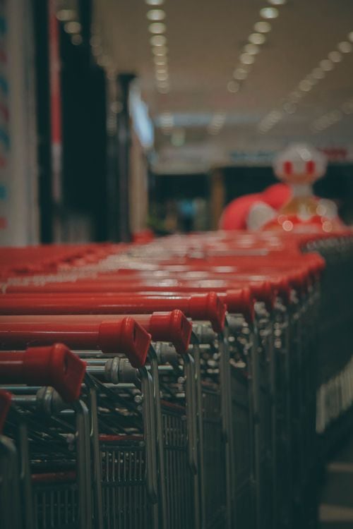 El lunes 28 asoma con la mayoría de los comercios cerrados y ventas que se reprograman