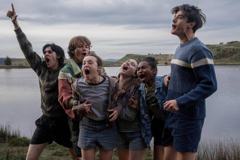 Después de la quimio, el verano: Bella Ramsey vuelve a ser adolescente en "Sunny Dancer"