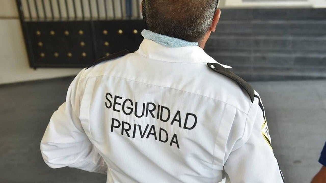 Acuerdo salarial en seguridad privada: el vigilador general percibe $1.838.200 de bolsillo en octubre