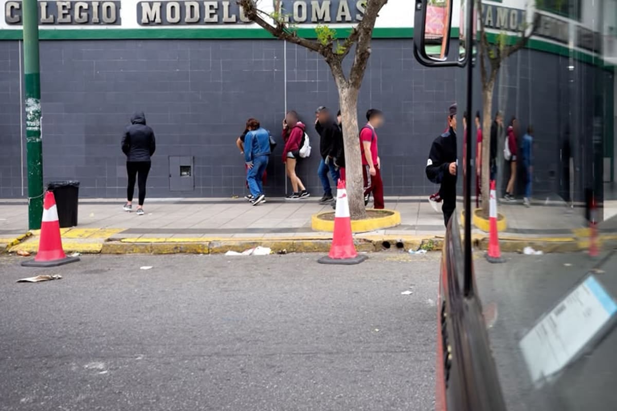 Imágenes falsas con inteligencia artificial: el daño real que deja en adolescentes de un colegio de Lomas de Zamora