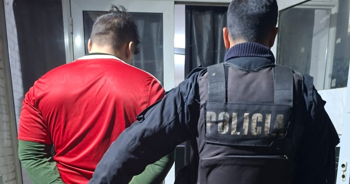 Detienen a un ex policía exonerado por el femicidio de una joven en una pensión del noroeste rosarino