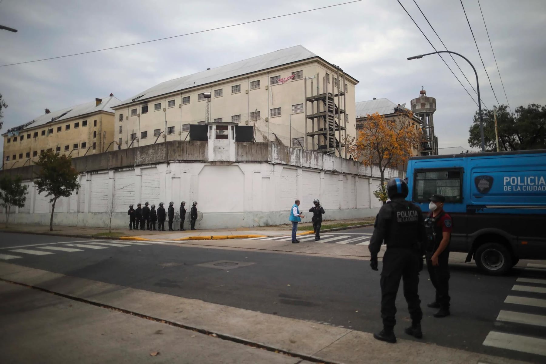 Devoto se vacía: ya trasladaron al 60 por ciento de los internos a Marcos Paz y crecen los reclamos por pertenencias