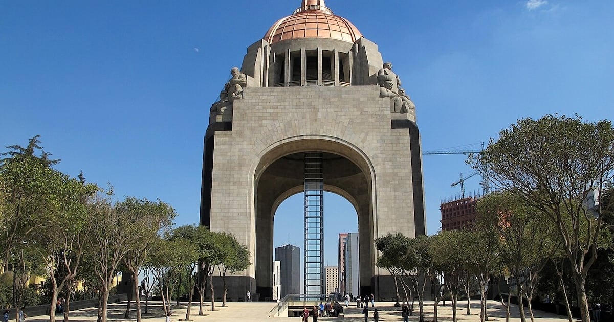 El gigante de la Reforma: el arco triunfal que México le sacó a su propia Revolución