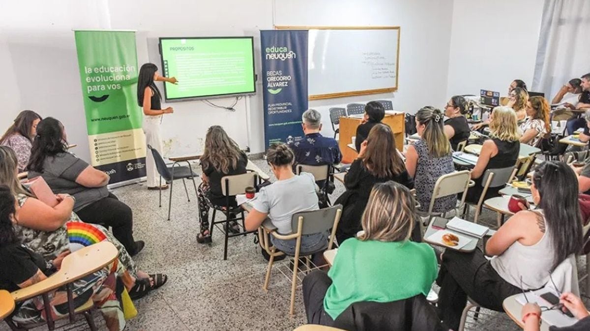 Becas Gregorio Álvarez en Neuquén: 438 estudiantes accederán al pago antes de que termine octubre