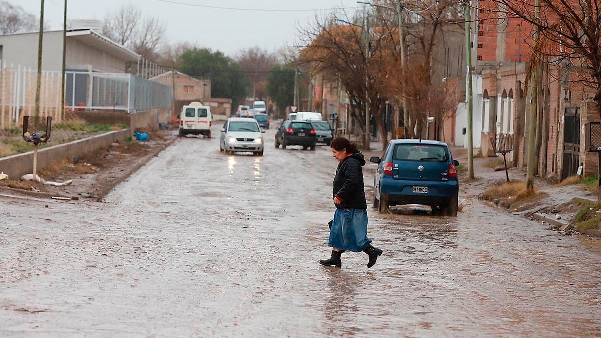Suelos saturados y tormentas exprés: la cuenta regresiva que preocupa a Neuquén