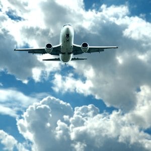 Impuestos al avión: la Argentina sostiene la carga más alta de la región sobre los pasajes al exterior