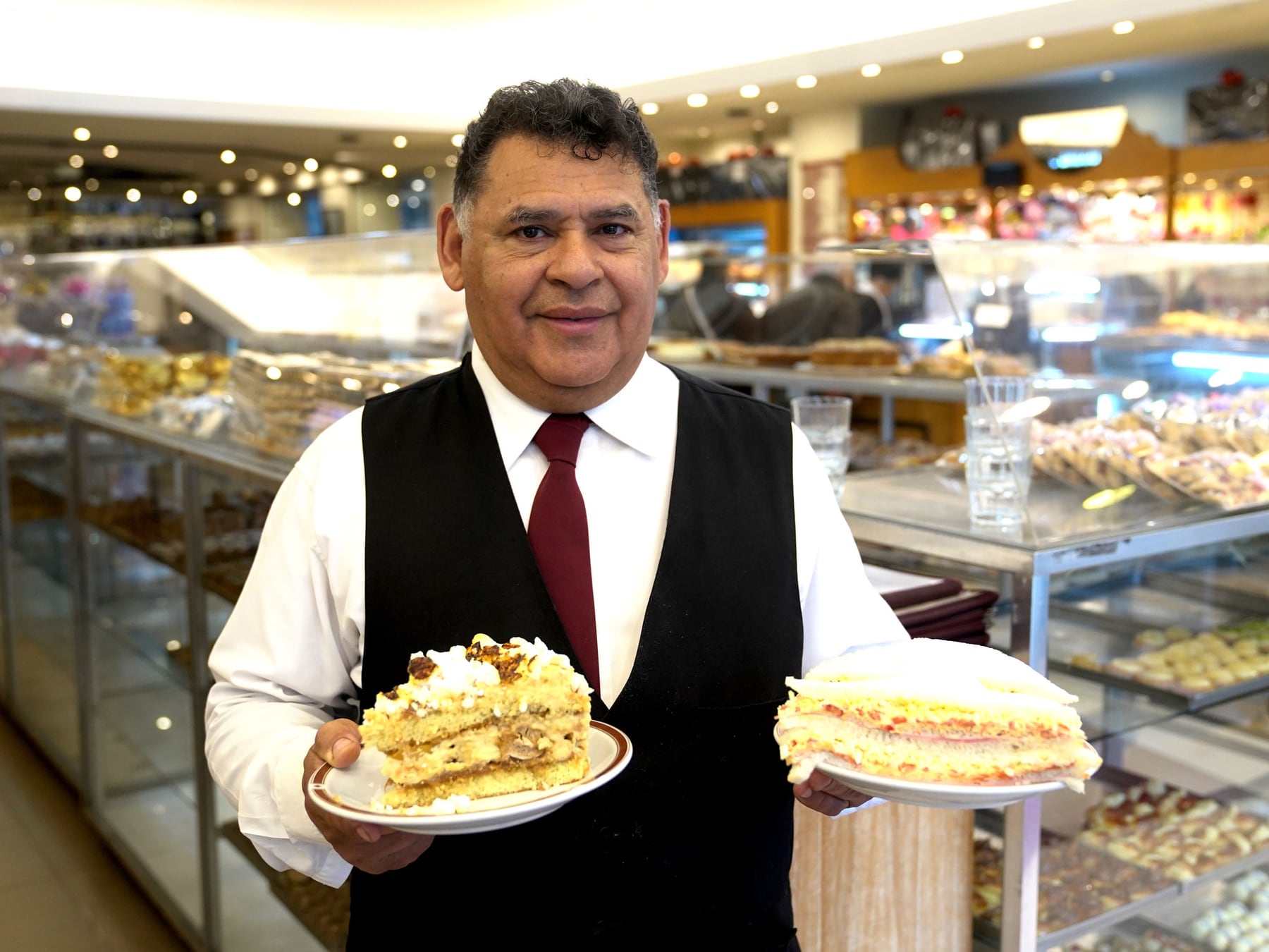 El Greco, la confitería de Caballito donde el rock nacional empezó a tomar forma entre facturas y sándwiches de miga