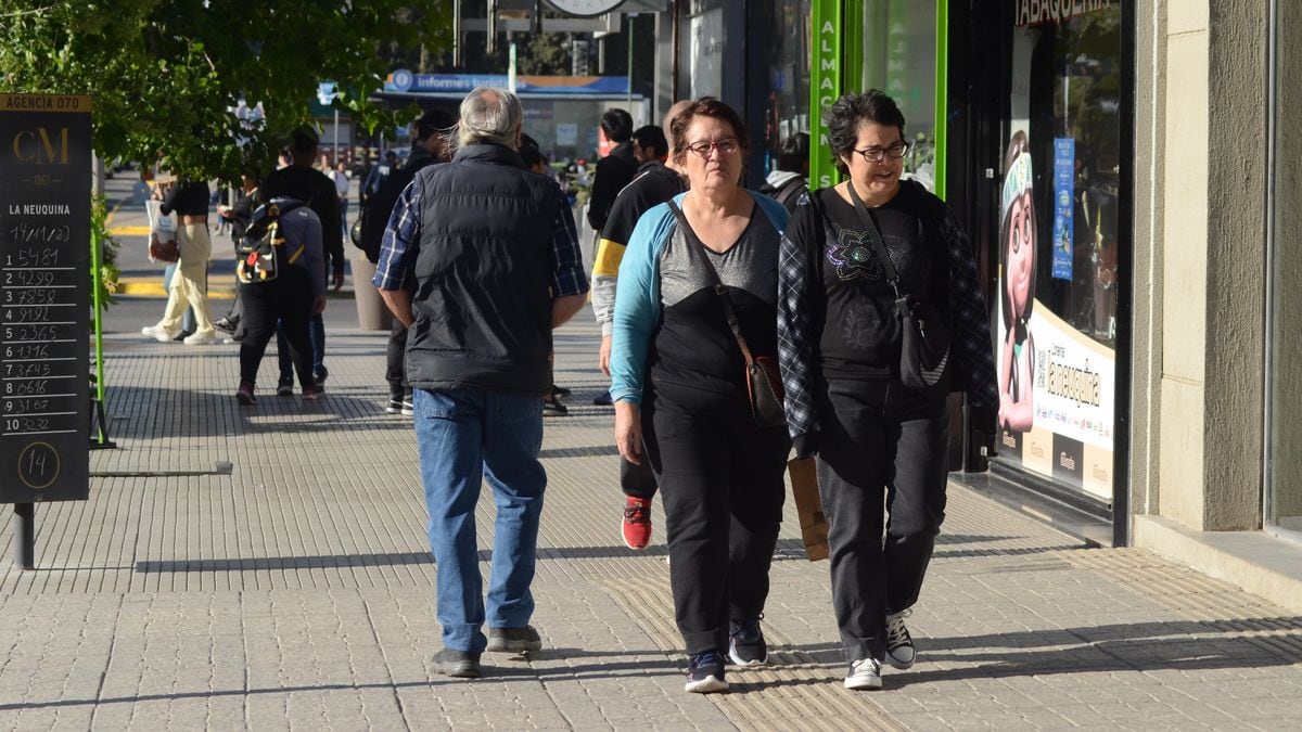 El regalo salió más caro y se vendió menos: el Día de la Madre en Neuquén dejó tickets de 75.000 pesos y una caída del 3,1% en unidades