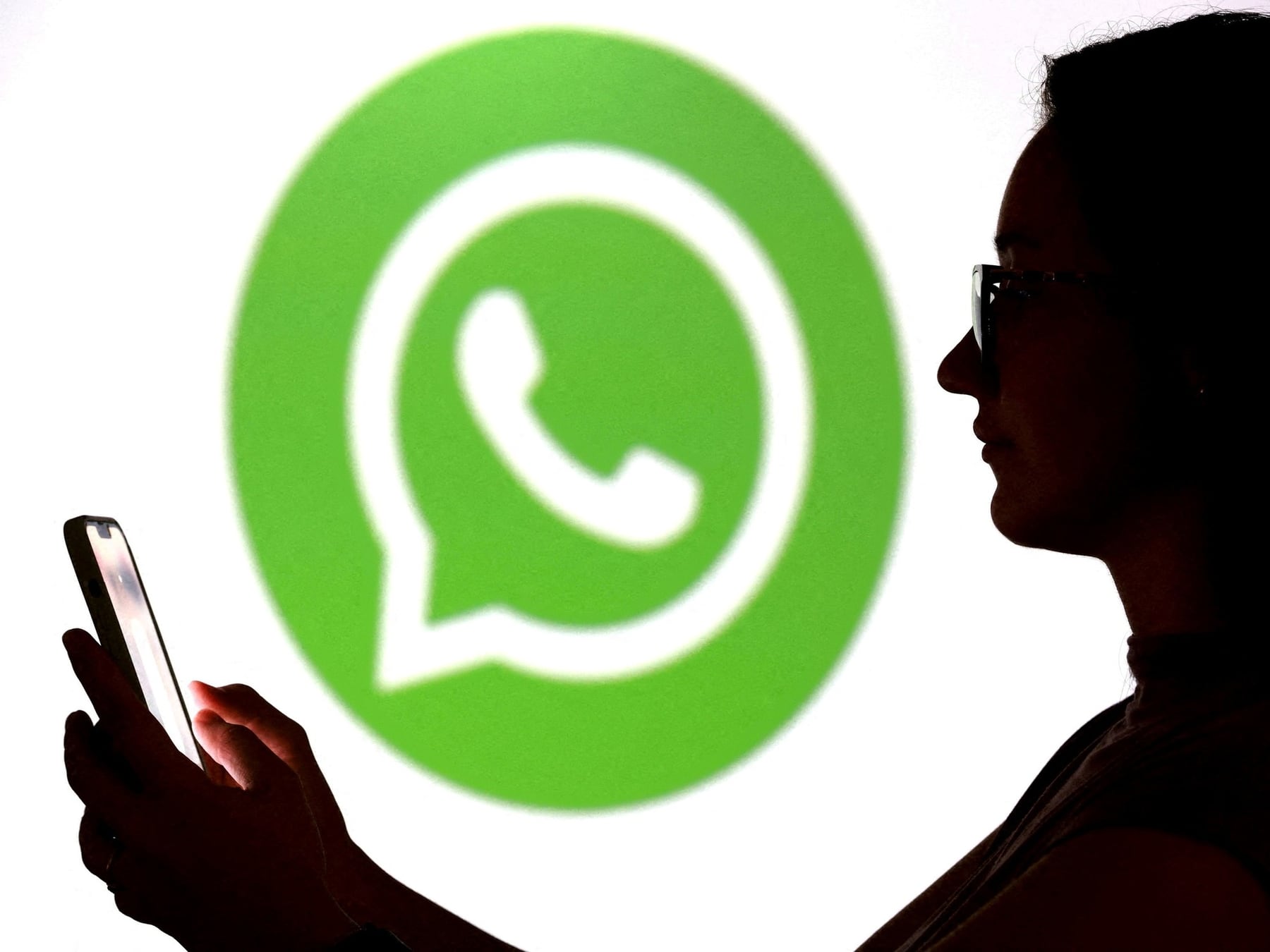 La lista de dispositivos conectados permite detectar y cortar accesos no autorizados a WhatsApp