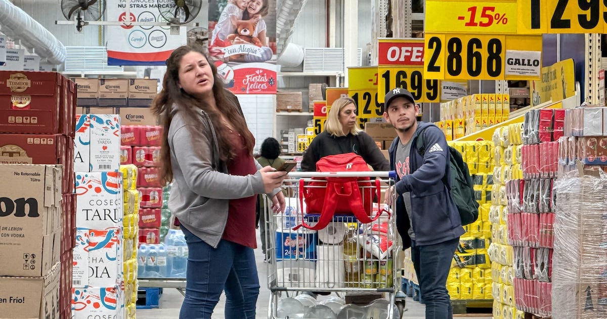 La venta real de alimentos se retrajo en agosto y laablo al comportemento de los hogares