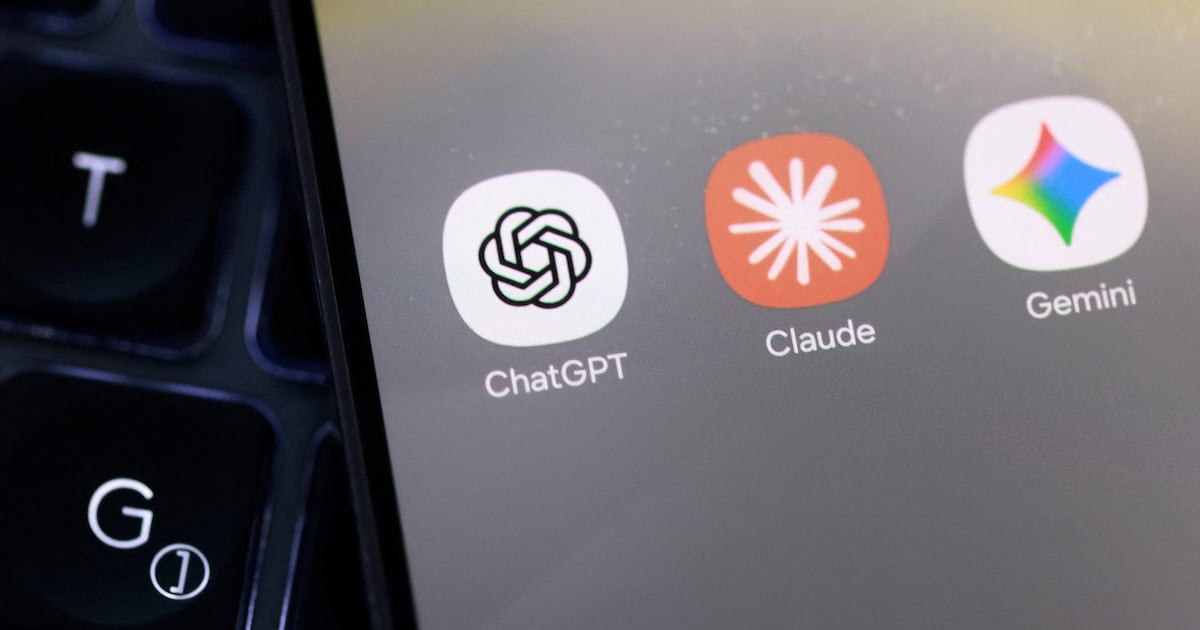 ChatGPT conserva la punta, pero la competencia ya está muy cerca