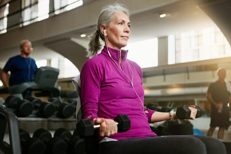 Después de los 40, el gimnasio exige otra lógica: menos rotación y más planificación
